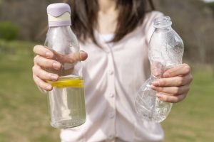 Alasan Mengapa Botol Kaca Lebih Baik daripada Plastik